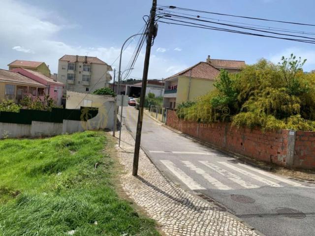 Oportunidade na Amadora Terreno com 210 m² na Amadora por 85.000€