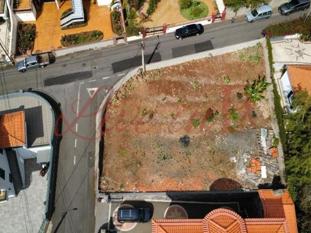OPORTUNIDADE NAS VIRTUDES – TERRENO COM PROJETO APROVADO PARA 2 MORADIAS