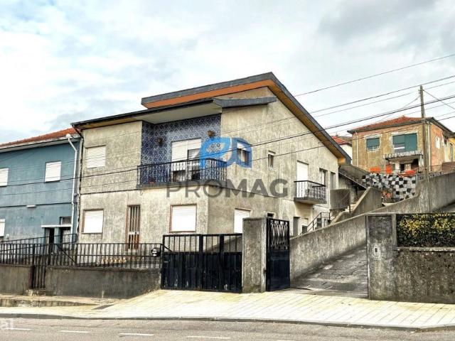 2 MORADIAS para Remodelao T7+T2 em So Cosme, Gondomar
