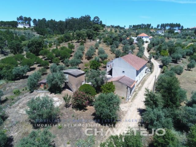 Oportunidade! Quinta com moradia, anexo e terreno próxima da Albufeira do Castelo do Bode
