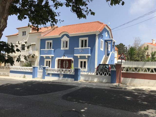 Oportunidade Rara de Casa Tradicional com Projeto de Piscina. 202m² Foz Do Arelho