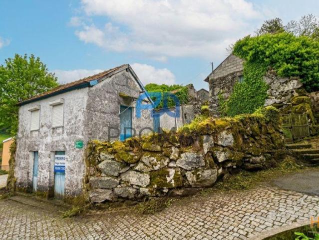 Oportunidade Única: 3 Moradias para Restauro em Campelo, Baião com Vistas Panorâmicas | 26054079623
