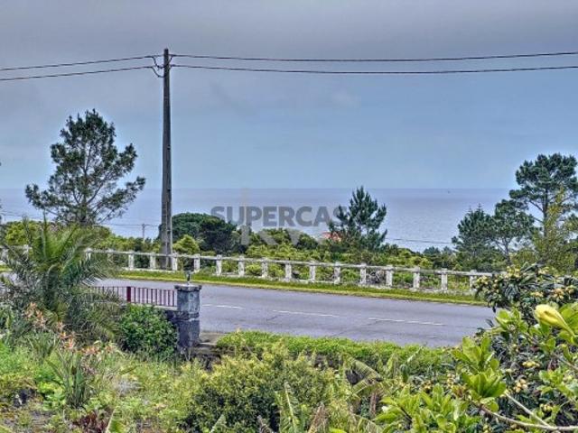 Oportunidade Unica, com 3 moradias na ilha do Pico