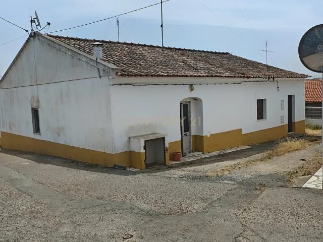 Espaço comercial, aguarda alteração de afetação para habitação. Oportunidade Única a 75.000€