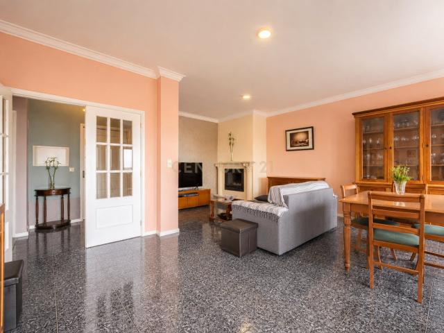 Apartamento T2 com Vista Panorâmica em Gondomar
