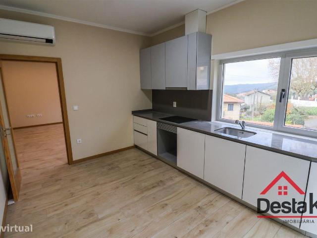Oportunidade Única: Apartamento T2 Totalmente Remodelado 80m² Cavernães
