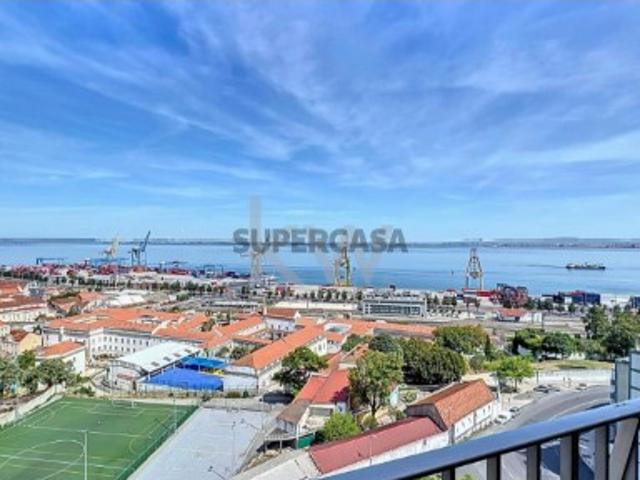 Oportunidade Única: Apartamento T3+1 com Vista Panorâmica para o Rio Tejo
