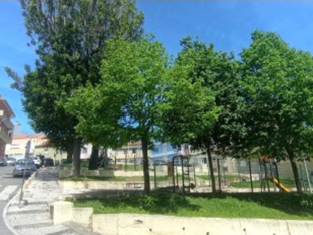 Oportunidade Única: Garagem Box com 16 m² na Encosta do Sol