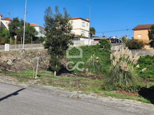 Oportunidade Única: em gaveto com 535m² em Gondomar, Gondomar