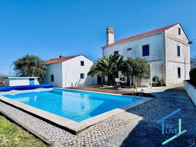 Oportunidade Única de Investimento com Alojamento Local e Piscina Perto de Dornes! Agora com Novo Preço