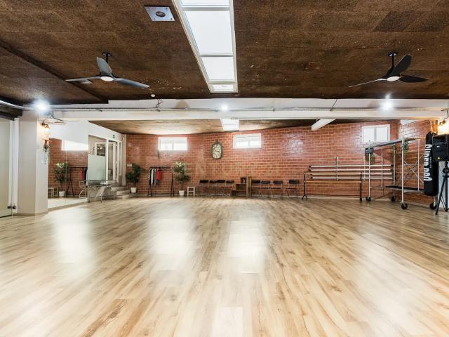 Oportunidade Única de Investimento: Espaço de 300m² no Jamor Yield 9%