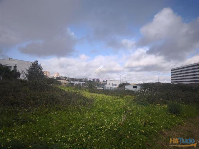 Oportunidade Única de Investimento ? Lote para Equipamento no Alto da Montanha, Carnaxide | 26064083570