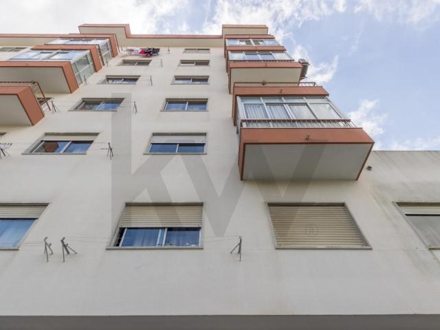 Oportunidade Única em Agualva Cacém – Espaço Adaptado a T2 com Localização Privilegiada