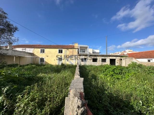 Oportunidade Única em Sintra! Lote com Duas Moradias para Recuperação Projeto Aprovado!