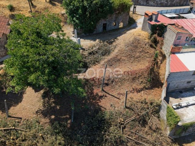 Oportunidade Única: Moradia para Reconstrução em Espinho, Braga