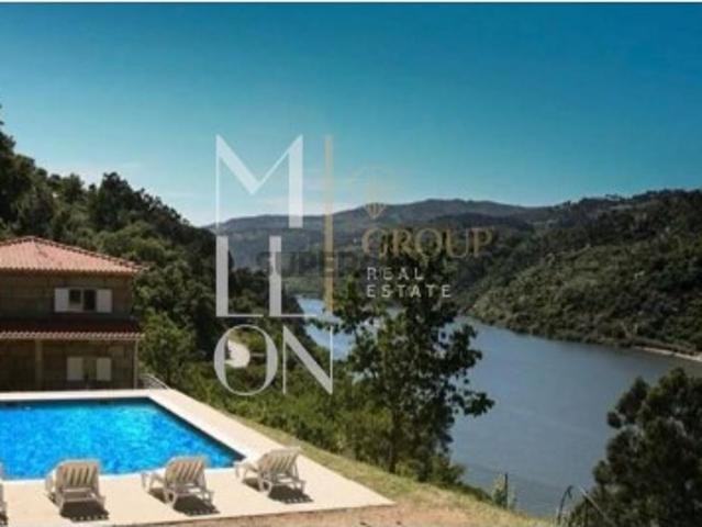 Oportunidade Única no Coração do Rio Douro Resende