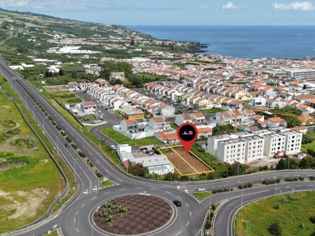 Oportunidade Única: Terreno Urbano no Centro de Vila Franca do Campo