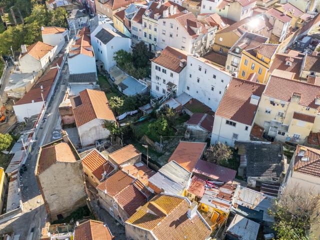 Oportunidade Única: Villa Histórica para Investimento no Coração de Lisboa