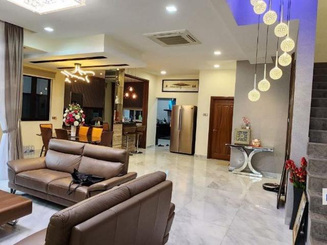 Opal @ Mutiara Mas
