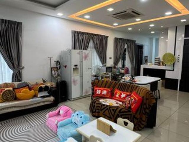 Opal @ Mutiara Mas