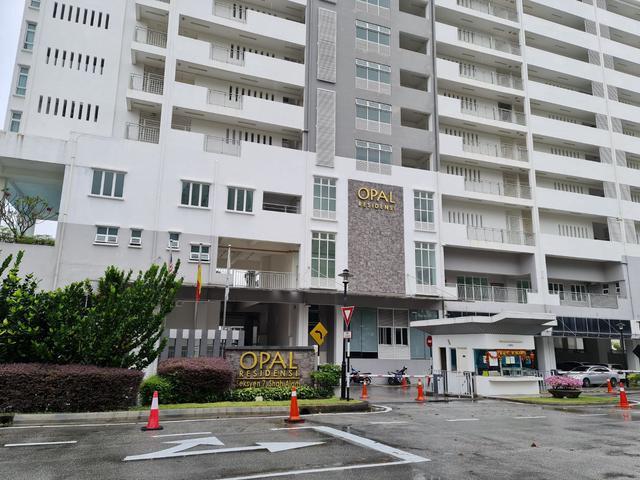 Opal Residensi Sek 7 Top Floor Corner Lake View 1340 sf