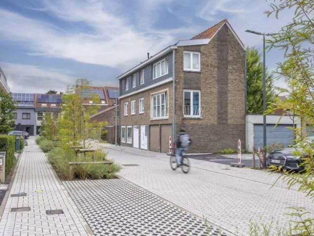 Opbrengsteigendom te koop op centrale locatie te Wevelgem