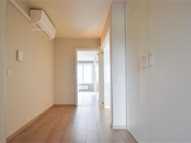 Vernieuwd appartement met autostaanplaats & terras