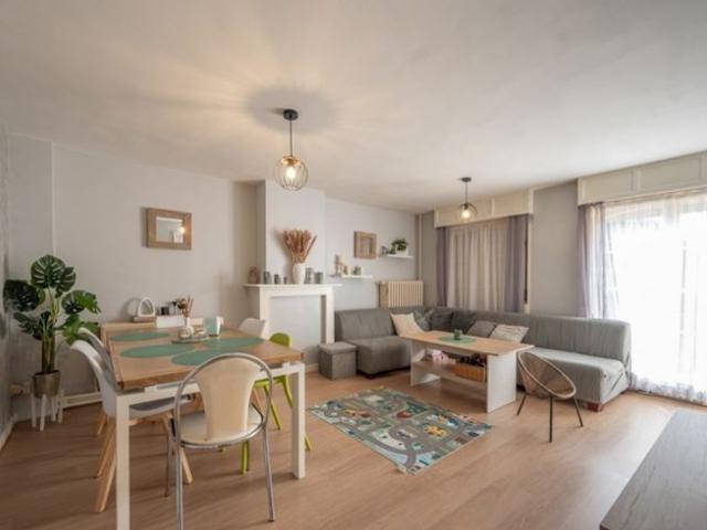 Opbrengsteigendom met 2 appartementen en garage/loods