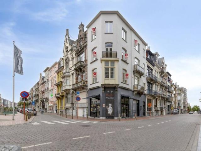 Opbrengsteigendom met zeezicht in Blankenberge