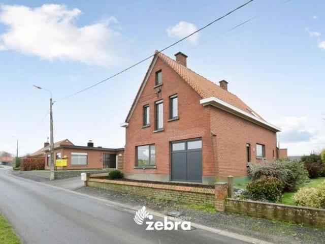 Open bebouwing met 3 slaapkamers nabij het centrum van In.