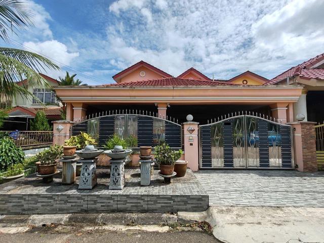 OPEN FACING Taman Nusa Damai End Lot Unit Fully Renovated Below MV
