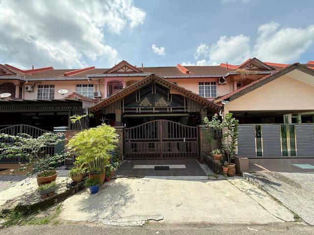 Open Facing Renovated Double Storey Taman Bukit Dahlia Pasir Gudang