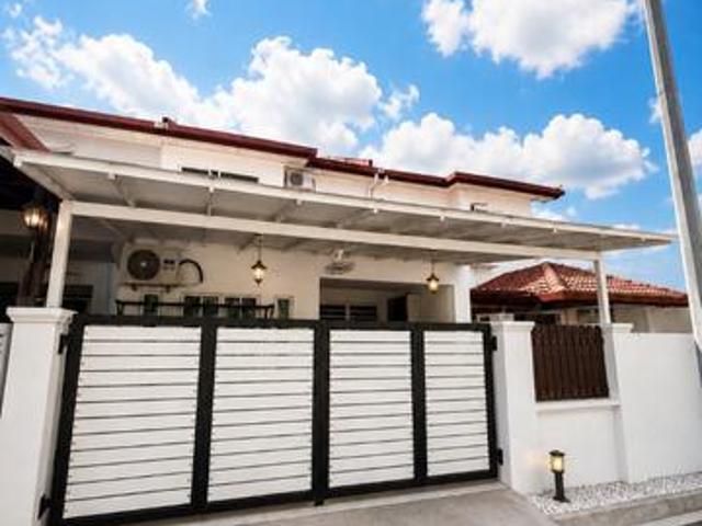 Open Facing Renovated Two Storey Terrace House Seksyen 18 Shah Alam