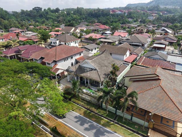 Open facing single storey bungalow house kampung melayu batu 16rawang