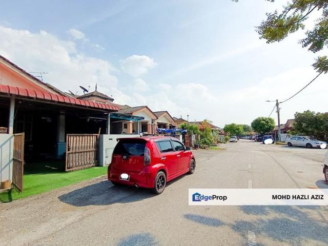 Open Facing Single Storey Terrace at Puncak Alam Selangor