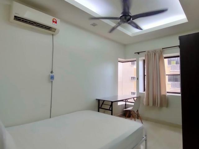 Open gender middle room at Pelangi Utama condominium