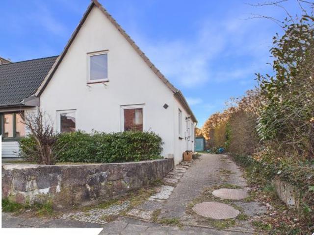 Doppelhaushälfte zum Kauf in 24235 Laboe | Lütt Immobilien Kiel | Provisionsfrei für Kaufende