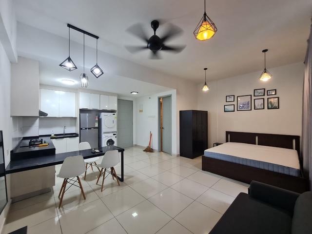 OPEN STUDIO 400sf Tropicana Bay Residence Modern Furnishings