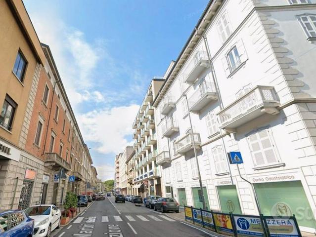 Open space con posto auto a Lecco