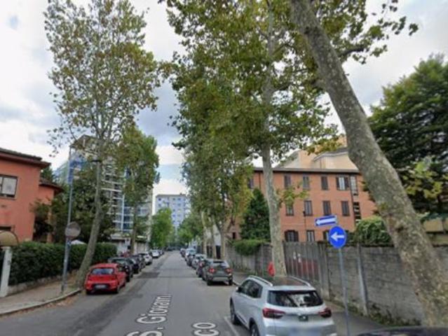 open space fronte stazione FS e M1 650 eu