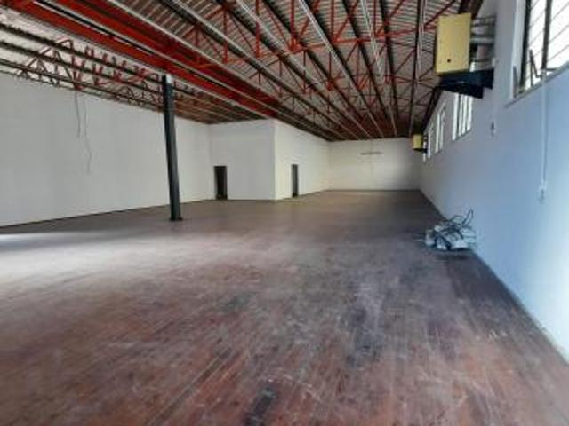 Open Space in vendita a Cascina 450 mq Rif: 1054404