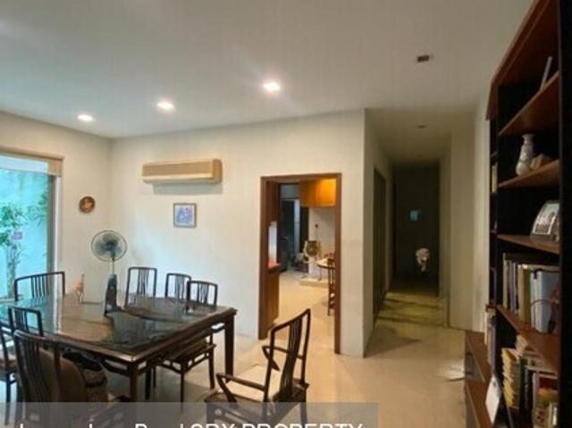 Opera Estate D15, Semi