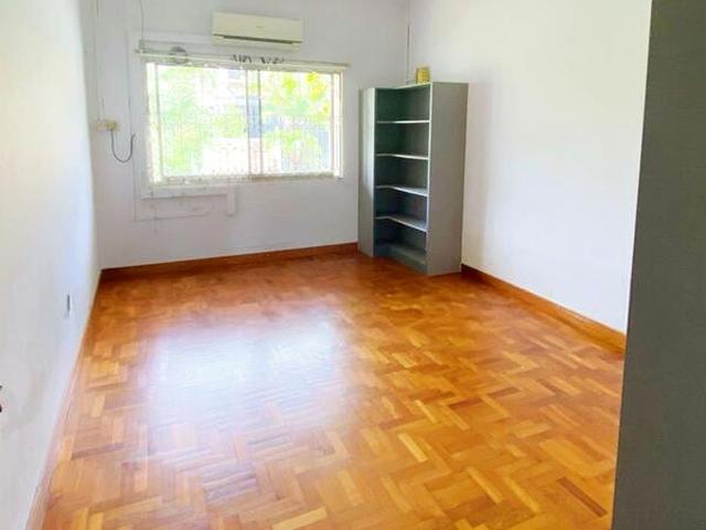 Opera Estate D15, Terrace