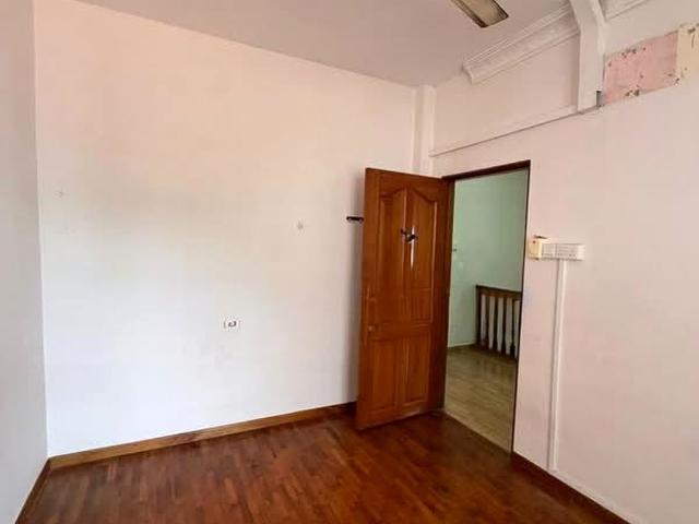 Opera Estate D15, Terrace