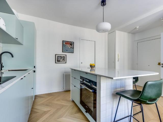 Opera Saint Georges Newly Renovated 1 Bedroom, Paris Amsterdam Apartments for Rent