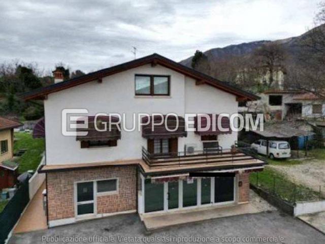 Opifici di 340 mq in vendita a Aviano Rif. 4552429