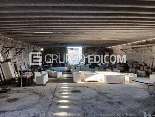 Opifici di 357 mq in vendita a Lecce Rif. 4542387