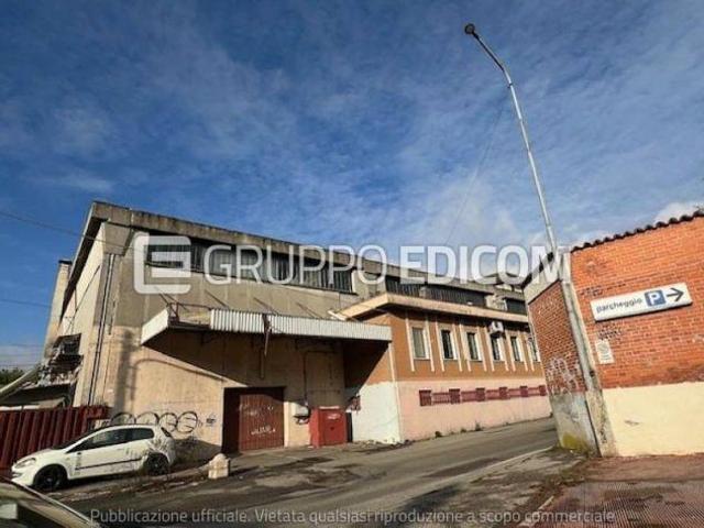 Opifici in vendita a Oleggio Rif. 4549950