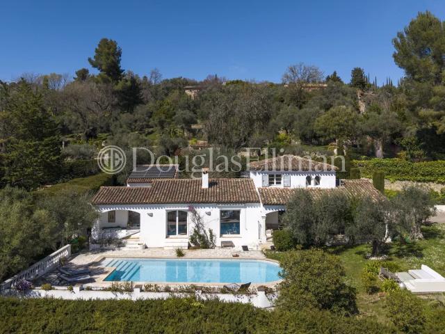 Opio Propriété avec deux studios, un grand jardin et une p. 193m² Opio