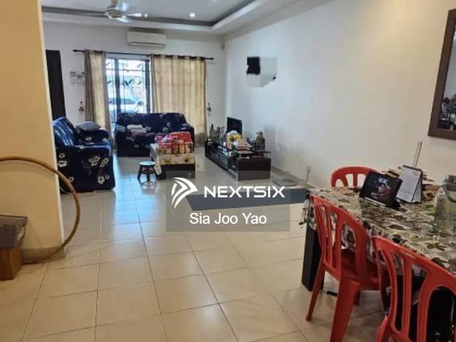 Opposite to ioi mall kulai, walk to Starbucks, chagee, A&W, coffee bean Very suitable for family, elderly and kids. Good location, convenient store
